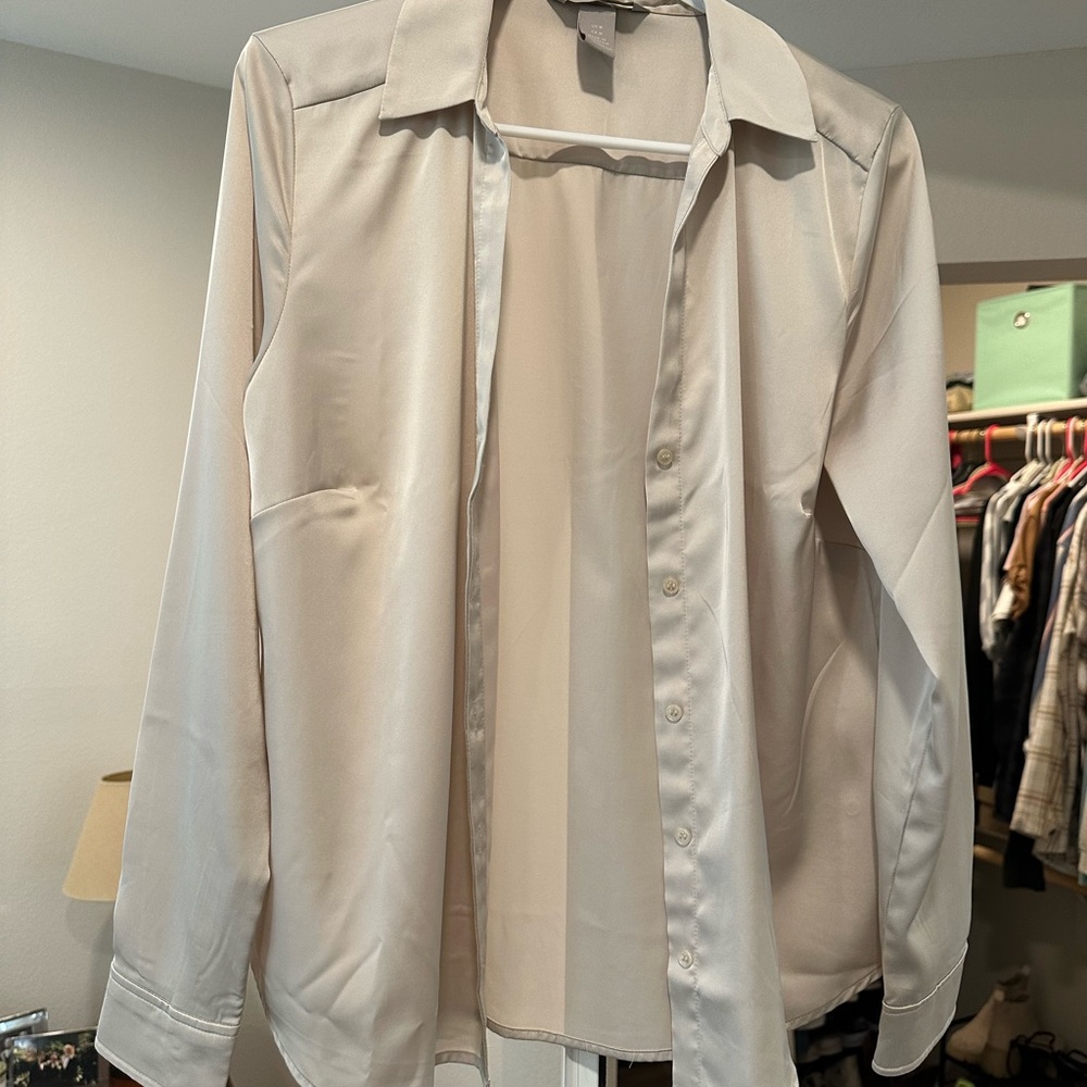 H&M Women's Satin Cream Button Down Shirt